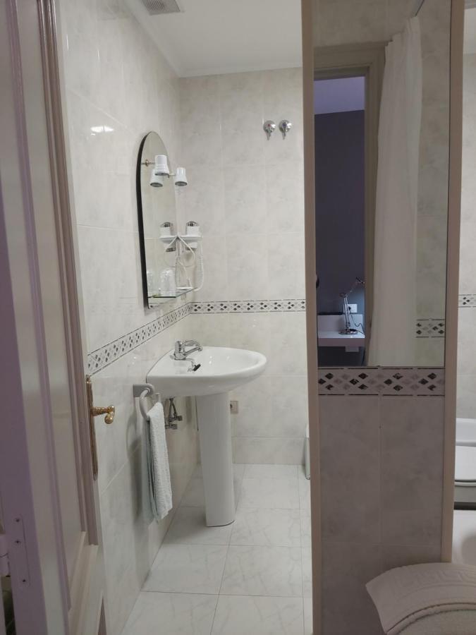 Hostal O Forno Porto do Barqueiro Room photo