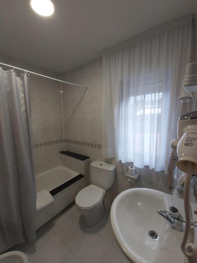 Hostal O Forno Porto do Barqueiro Room photo