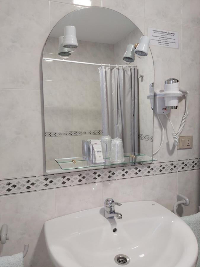 Hostal O Forno Porto do Barqueiro Room photo