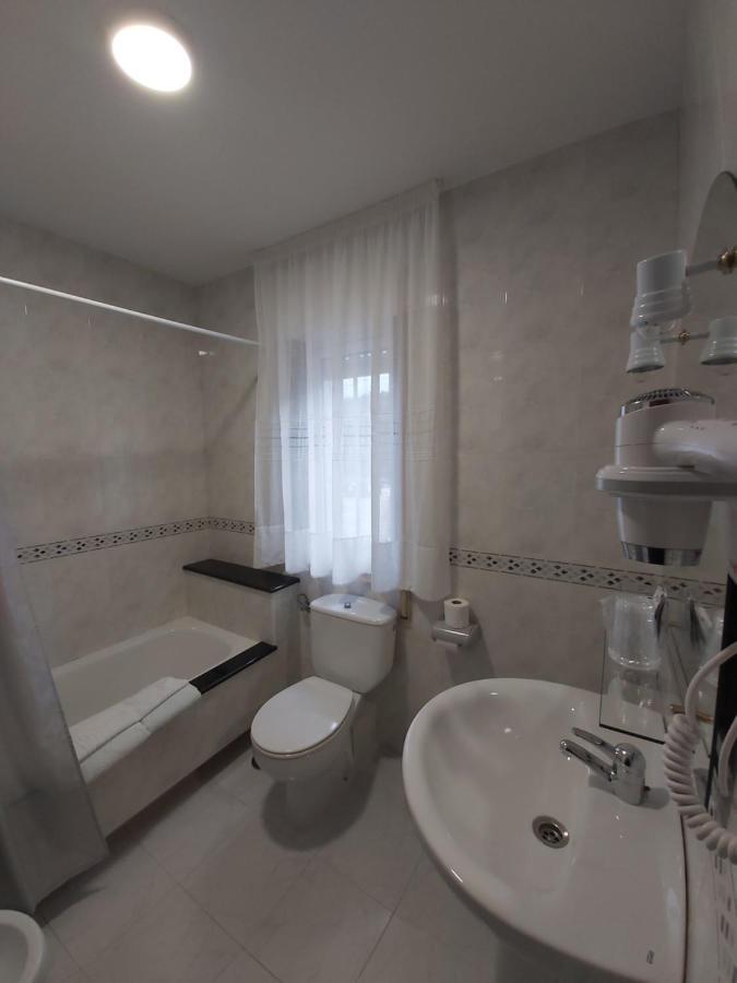 Hostal O Forno Porto do Barqueiro Room photo